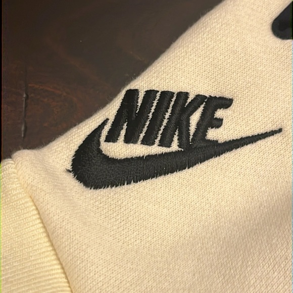 Nike Club Fleece Gloves new cream black Touchscreen Women’s Size Medium - Picture 4 of 11